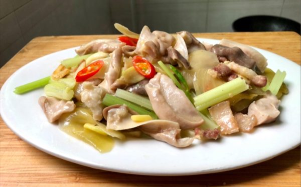 【会东网】豆豉蒸五花肉和酸菜炒猪肚条的做法插图5 【会东网】豆豉蒸五花肉和酸菜炒猪肚条的做法插图5