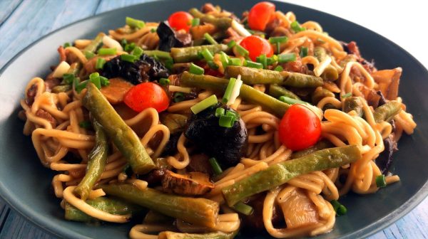 会东网美食专栏|辣炒白菜鸡丁和酸菜鸡丝豆角面,香而不腻插图4 会东网美食专栏|辣炒白菜鸡丁和酸菜鸡丝豆角面,香而不腻插图4