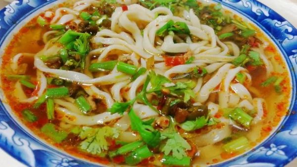 会东网美食专栏|辣炒白菜鸡丁和酸菜鸡丝豆角面,香而不腻插图7 会东网美食专栏|辣炒白菜鸡丁和酸菜鸡丝豆角面,香而不腻插图7