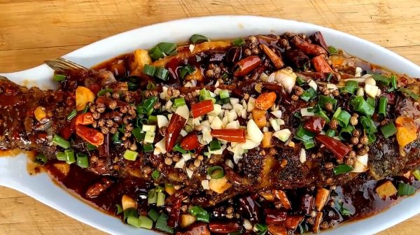 会东网美食丨川味炝锅鱼、肉丝花生凉粉、咸蛋黄烧茄子做法插图3 会东网美食丨川味炝锅鱼、肉丝花生凉粉、咸蛋黄烧茄子做法插图3