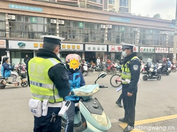 会东县公安局交通警察大队严查中小学生违规骑行预防交通事故-会东网
