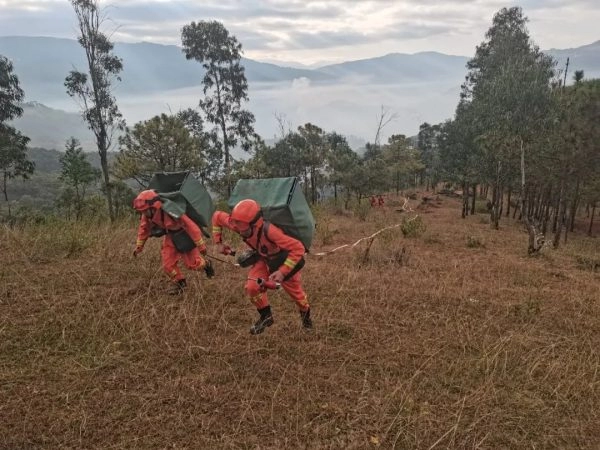 会东县综合应急救援大队草原防火演练插图1 会东县综合应急救援大队草原防火演练插图1