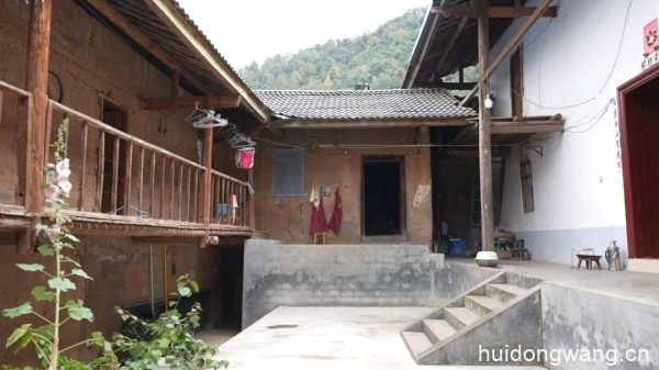 江西街推进“厕所革命”是巩固拓展脱贫攻坚成果插图3 江西街推进“厕所革命”是巩固拓展脱贫攻坚成果插图3