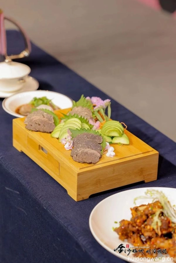 2023冬季暖阳凉山游会东县第八届“黑山羊·黑松露”美食节插图3 2023冬季暖阳凉山游会东县第八届“黑山羊·黑松露”美食节插图3