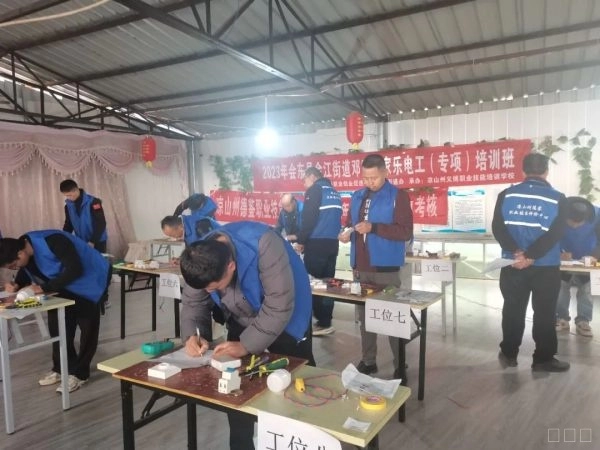 会东县就业创业促进中心深入开展“零就业家庭”动态清零大行动-会东网