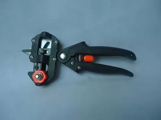 准备好养花工具