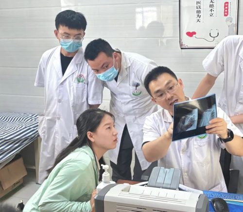 会东县中医医院：“外引内培”强医技群众健康有依靠插图3