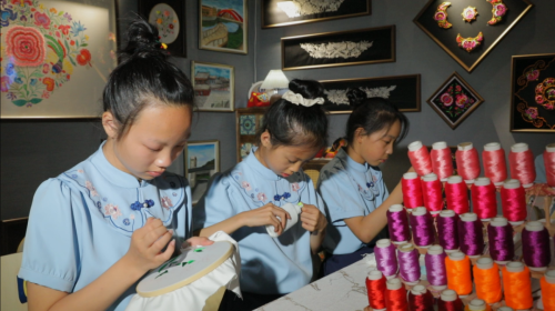 会东：美育教育春风化雨 润育学生茁壮成长插图2