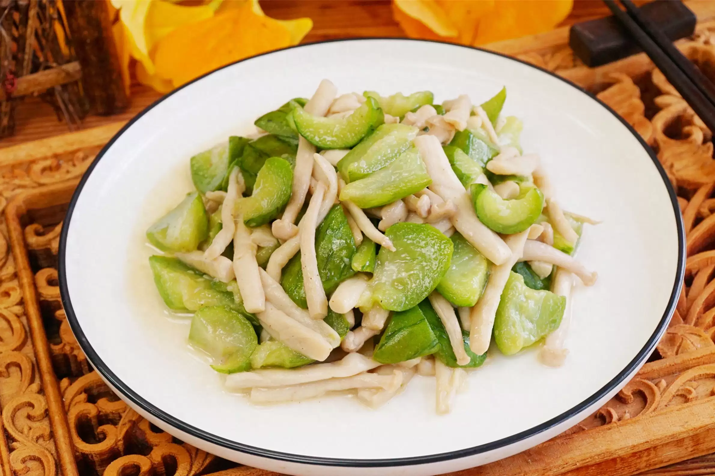 秋日丝瓜白玉菇:一周三次美味营养-会东网