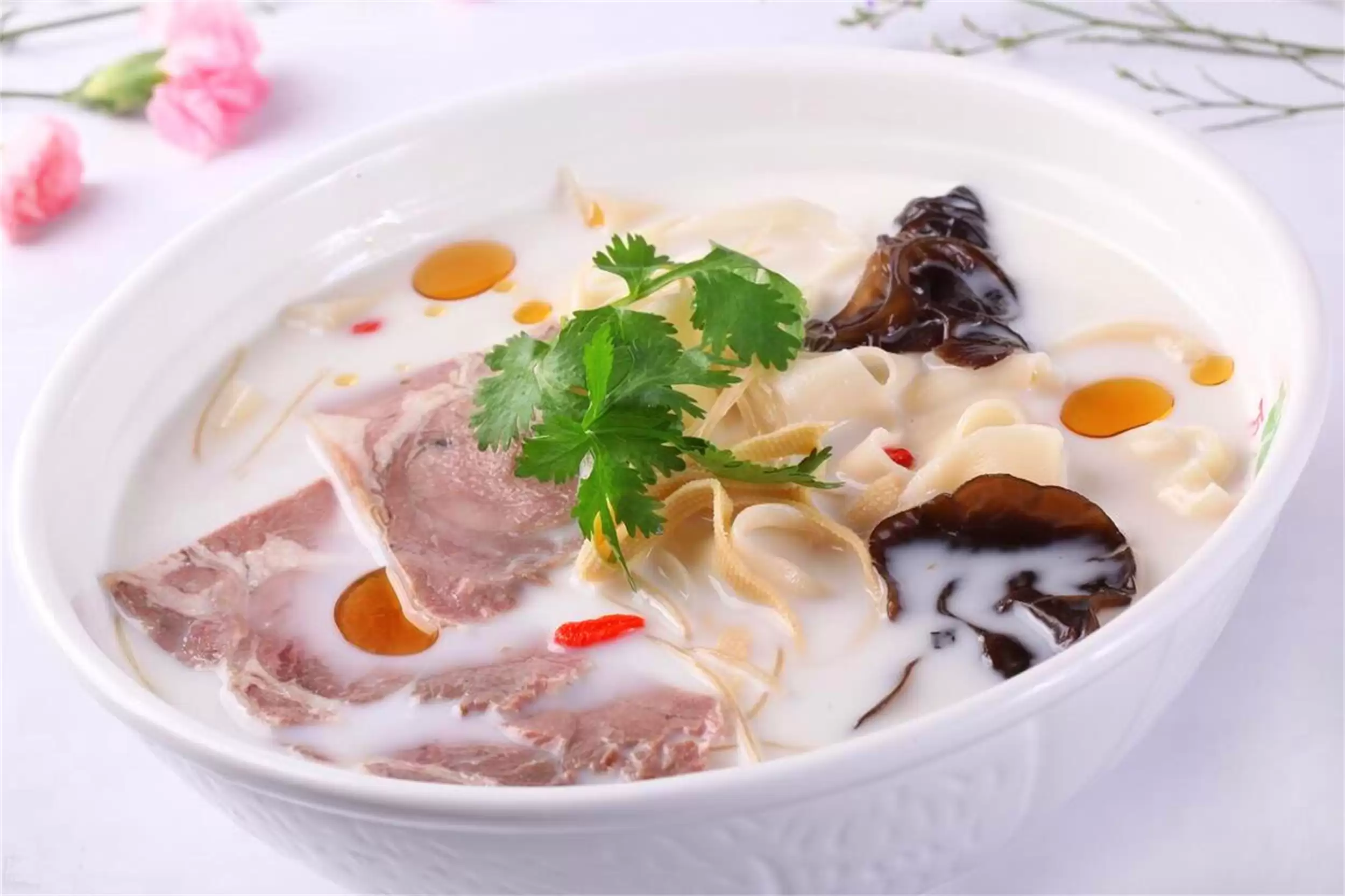河南美食大赏：十道佳肴展现地方风味插图1