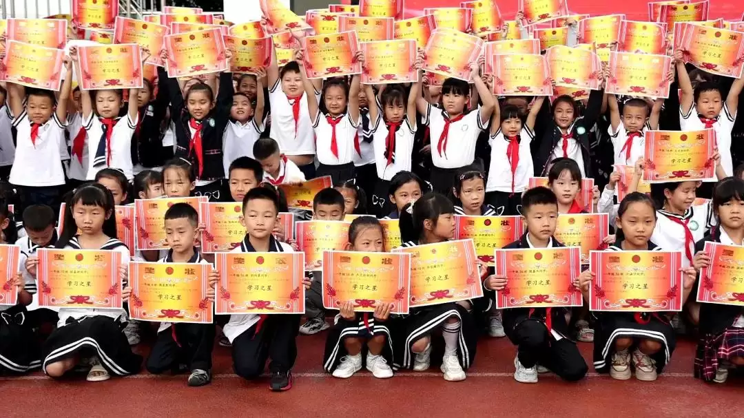 西昌新学期开学，师生奔赴“热辣滚烫”新学年！插图2