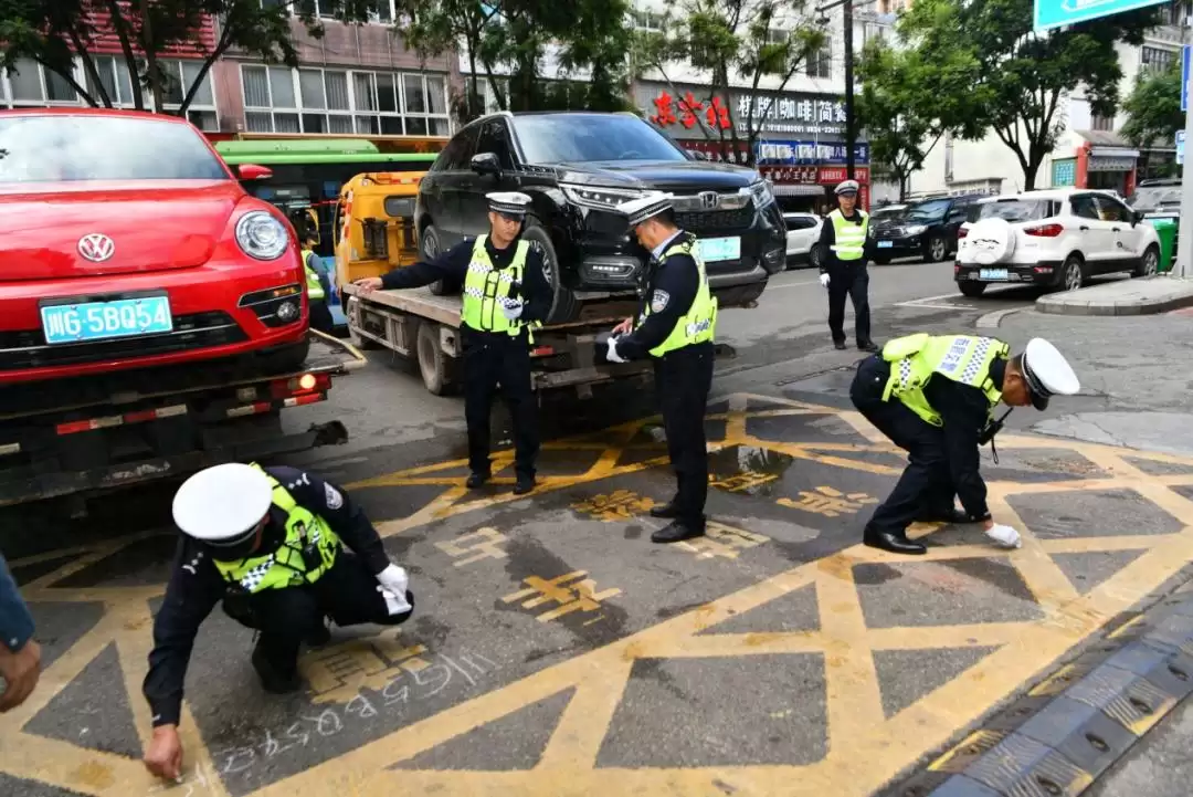 西昌公安交警整治消防通道,畅通生命救援之路!-会东网