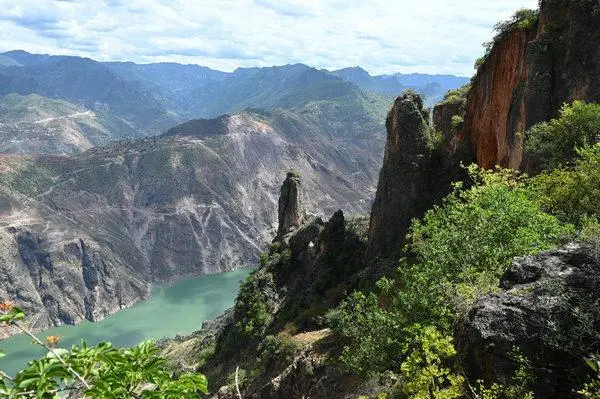 会东老君峰海拔多少米?揭秘这座神秘山峰的真实高度插图2 会东老君峰海拔多少米?揭秘这座神秘山峰的真实高度插图2