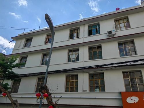 会东县按下老城“美颜键”：光明街沿街建筑外立面改造焕发新生机插图1