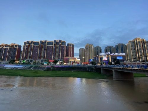 鲹鱼河神秘传说：探寻古老故事的奥秘插图1