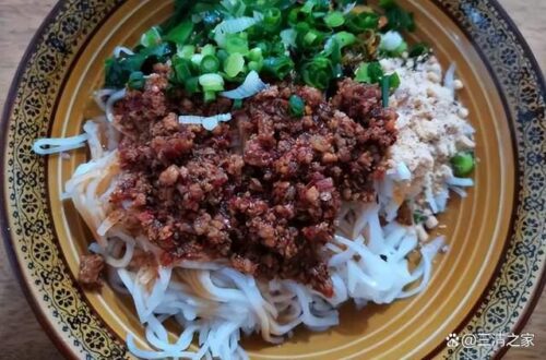 云南美食十大经典:舌尖上的彩云之旅插图7 云南美食十大经典:舌尖上的彩云之旅插图7