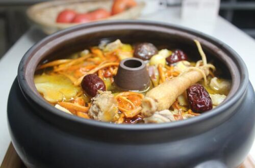 云南美食探索:十大经典小吃,唤醒你的味蕾记忆插图3 云南美食探索:十大经典小吃,唤醒你的味蕾记忆插图3