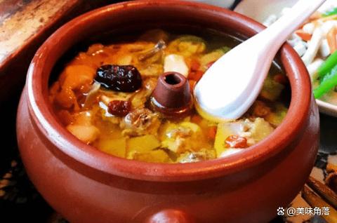 云南美食探索:品味十大地道小吃与特色菜肴插图9 云南美食探索:品味十大地道小吃与特色菜肴插图9