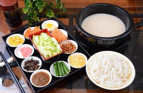 云南美食探索:十大经典小吃,唤醒你的味蕾记忆插图1 云南美食探索:十大经典小吃,唤醒你的味蕾记忆插图1