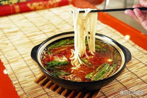 云南美食十大经典:舌尖上的彩云之旅插图 云南美食十大经典:舌尖上的彩云之旅插图