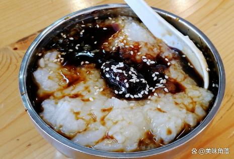 云南美食探索:品味十大地道小吃与特色菜肴插图3 云南美食探索:品味十大地道小吃与特色菜肴插图3