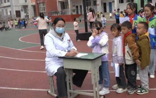 会东县开展中小学生健康体检工作插图2 会东县开展中小学生健康体检工作插图2