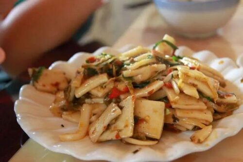 云南十大小吃:品味地道云南风味,探寻传统美食魅力插图4 云南十大小吃:品味地道云南风味,探寻传统美食魅力插图4