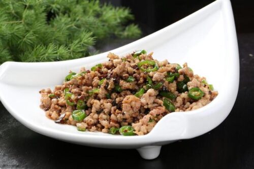 云南美食之旅:探寻八大滇菜之魂,品味彩云之南的独特风味插图8 云南美食之旅:探寻八大滇菜之魂,品味彩云之南的独特风味插图8