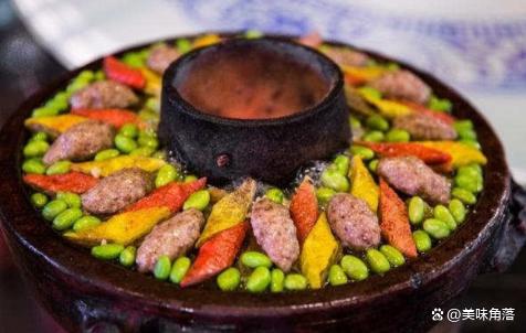 云南美食探索:品味十大地道小吃与特色菜肴插图5 云南美食探索:品味十大地道小吃与特色菜肴插图5