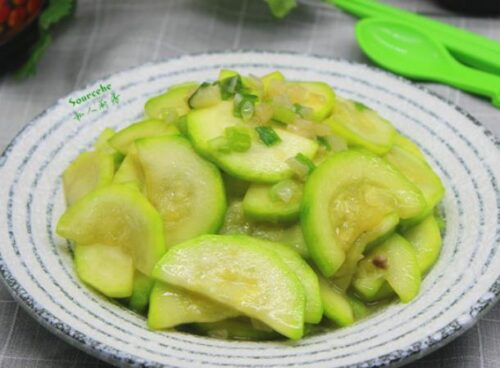 云南家常菜十绝:品味地道彩云之南的风味插图8 云南家常菜十绝:品味地道彩云之南的风味插图8