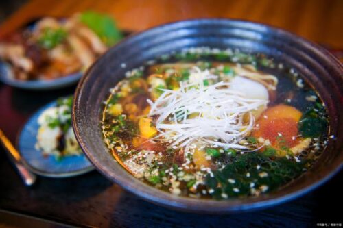 云南美食探索:十大必尝经典,解锁味蕾新体验!插图 云南美食探索:十大必尝经典,解锁味蕾新体验!插图