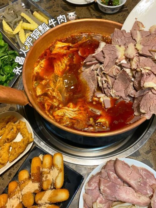 云南美食探秘:十大经典名菜,舌尖上的彩云之南插图9 云南美食探秘:十大经典名菜,舌尖上的彩云之南插图9