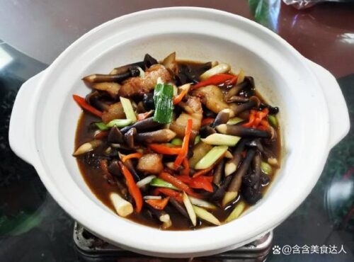 云南美食之旅:必尝6道滇菜,唤醒你的味蕾!插图1 云南美食之旅:必尝6道滇菜,唤醒你的味蕾!插图1