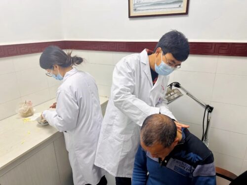 冬至时节“三九贴”受追捧，会东居民热捧中医养生-会东网