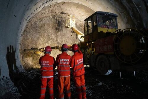 宁会隧道掘进突破9000米,宜攀高速建设迎新进展插图1 宁会隧道掘进突破9000米,宜攀高速建设迎新进展插图1