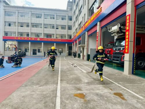 会东县消防救援大队强化冬训,提升应急救援能力插图 会东县消防救援大队强化冬训,提升应急救援能力插图