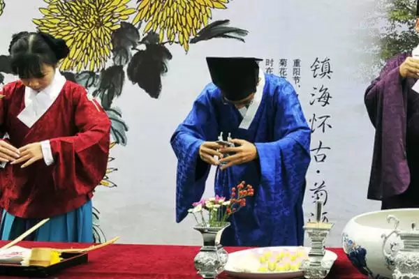 图片[4]-哪个节日的习俗里有插茱萸的行为呢,重阳节的习俗里有插茱萸也叫茱萸节-会东网