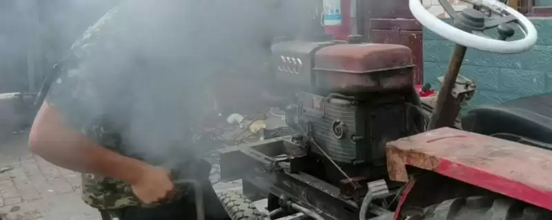 拖拉机冒烟是什么毛病？判断拖拉机冒烟故障原因要了解哪些机械原理和故障要点？-会东网