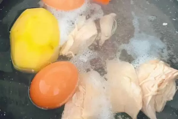 如何自制猫粮？自制猫粮要遵循哪些科学的制作方法和配方？插图1