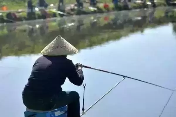 图片[7]-野钓适合用前打竿还是手竿？鱼竿选择与养鱼关键细节？-会东网