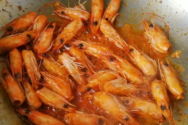 虾头能否食用的要点和判断？判断虾头食用性需注意什么？插图2