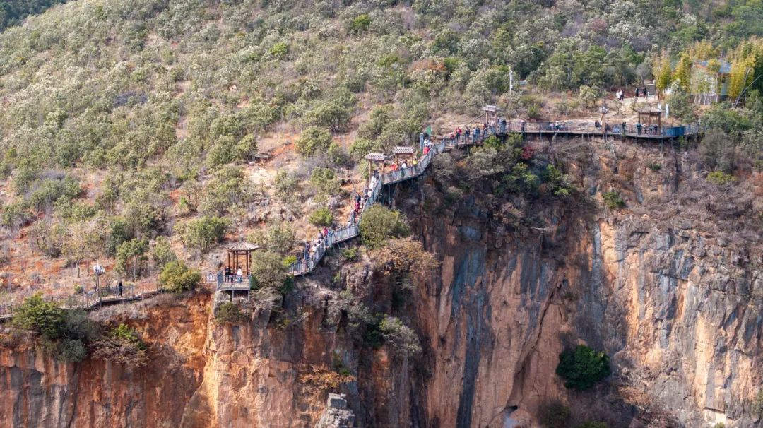 “喜迎2025，潮玩老君峰”春节活动火热上演，游客尽享欢乐与美景插图4