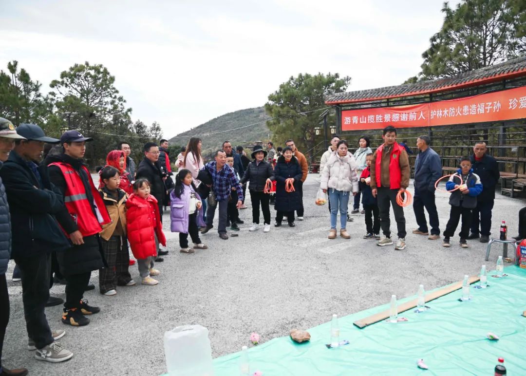 “喜迎2025，潮玩老君峰”春节活动火热上演，游客尽享欢乐与美景插图3