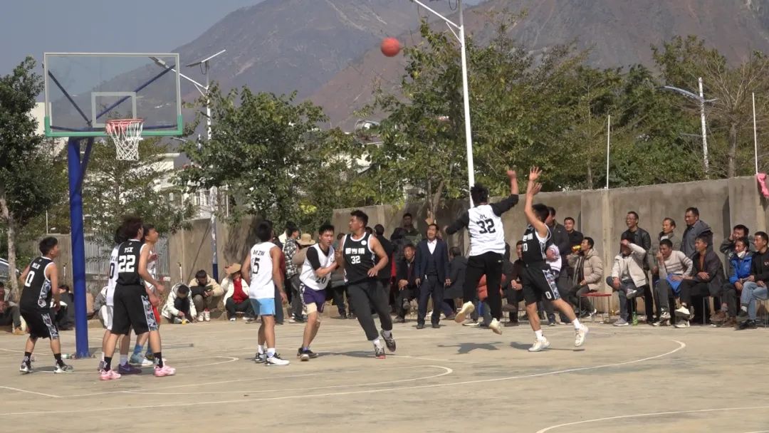 共谱新春和谐乐章 —— 鲁吉镇举办 “移民迎新运动会”插图2 共谱新春和谐乐章 —— 鲁吉镇举办 “移民迎新运动会”插图2