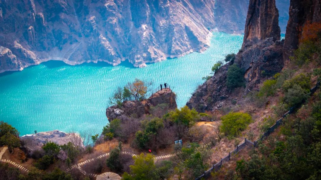 “喜迎2025，潮玩老君峰”春节活动火热上演，游客尽享欢乐与美景插图