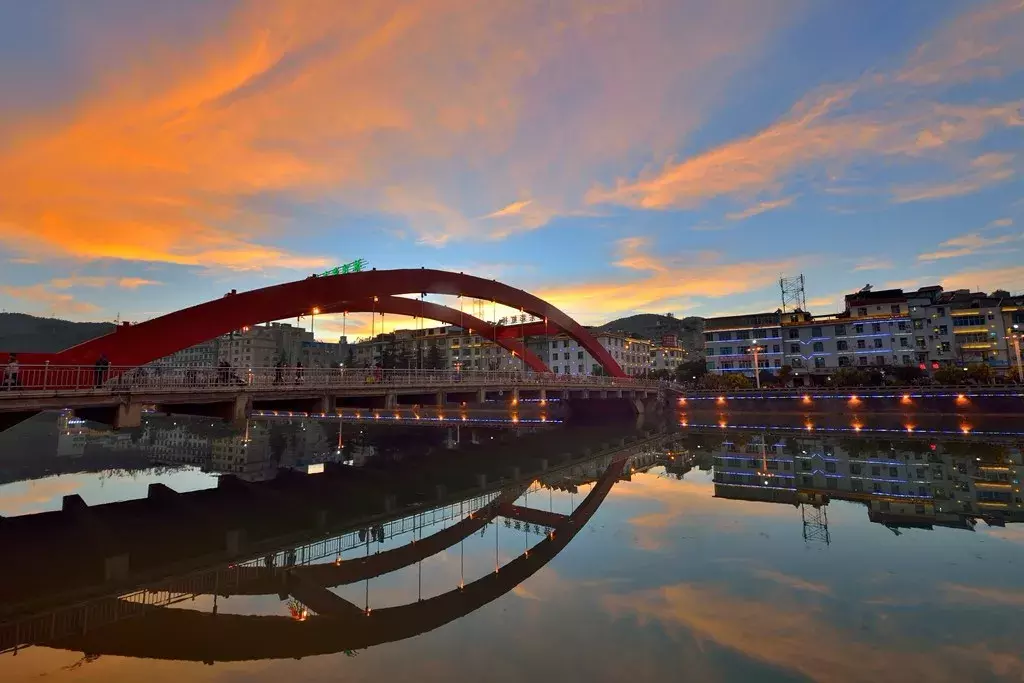 会东彩虹桥:小城的璀璨纽带插图1 会东彩虹桥:小城的璀璨纽带插图1