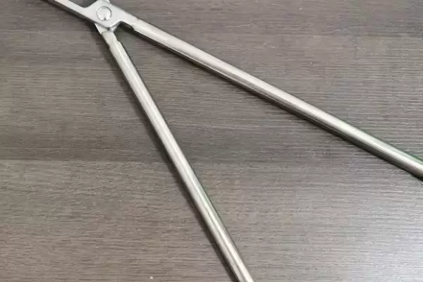 母猪助产钩要怎么进行使用呢,母猪难产时助产人员可使用助产钩操作插图1 母猪助产钩要怎么进行使用呢,母猪难产时助产人员可使用助产钩操作插图1