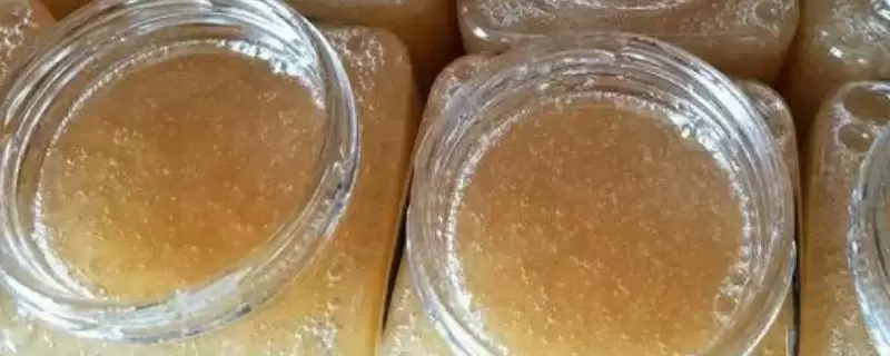 怎么化开结晶了的蜂蜜,最快速的化开方法是隔水加热-会东网