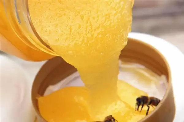 纯蜂蜜的保质期,一般会标注成2年或18个月插图2 纯蜂蜜的保质期,一般会标注成2年或18个月插图2