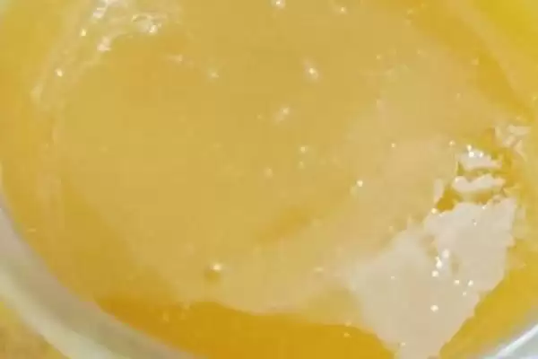 正宗葵花蜜是什么颜色,多呈浅琥珀色或金黄色插图3 正宗葵花蜜是什么颜色,多呈浅琥珀色或金黄色插图3